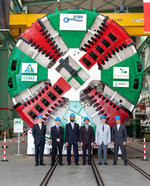 Italiano� il tunnel idrico ad Abu Dhabi.  Ralizzazione  simile  al progetto di una galleria  serbatoio  sotto Monte Capanne immaginato  da  Marcello  Meneghin